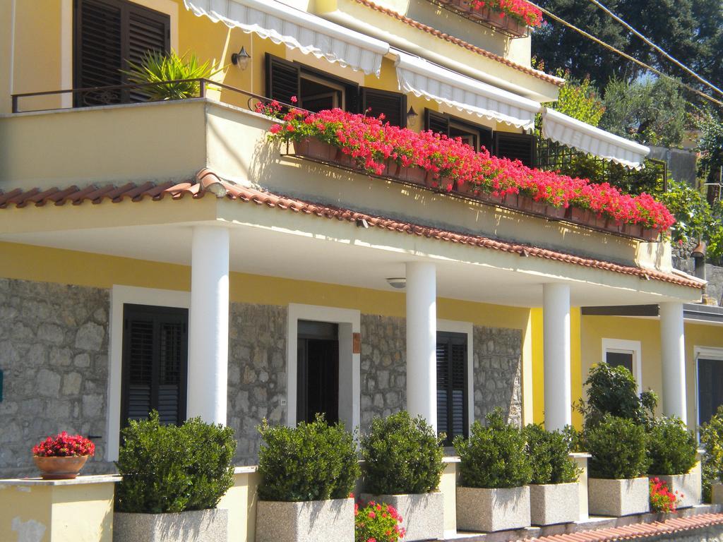 Bed & Breakfast Spigolatrice 萨普里 外观 照片